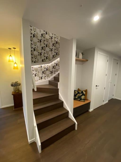 Вилла Luxury Escape In Cbd - Walking Distance To Town Тауранга Экстерьер фото