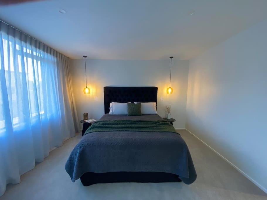 Вилла Luxury Escape In Cbd - Walking Distance To Town Тауранга Экстерьер фото